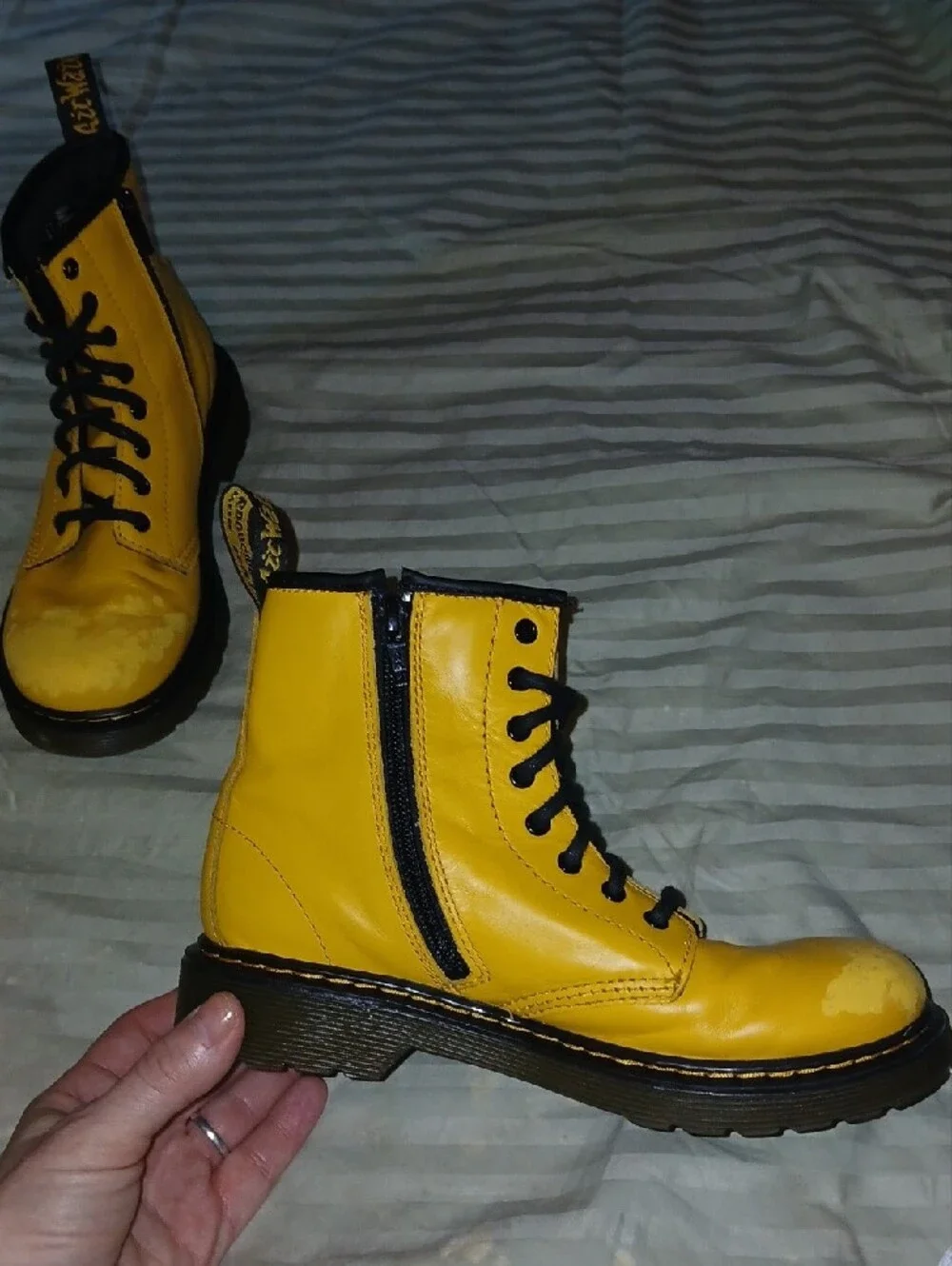 Dr Martens Junior Yellow Leather Lace-Up Combat Boots Sz: 3